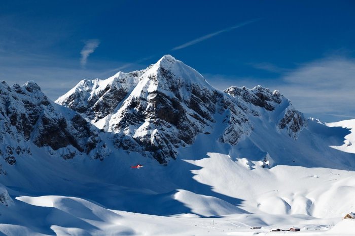 İtaliyada itkin düşən alpinistlərin cəsədləri tapılıb  
