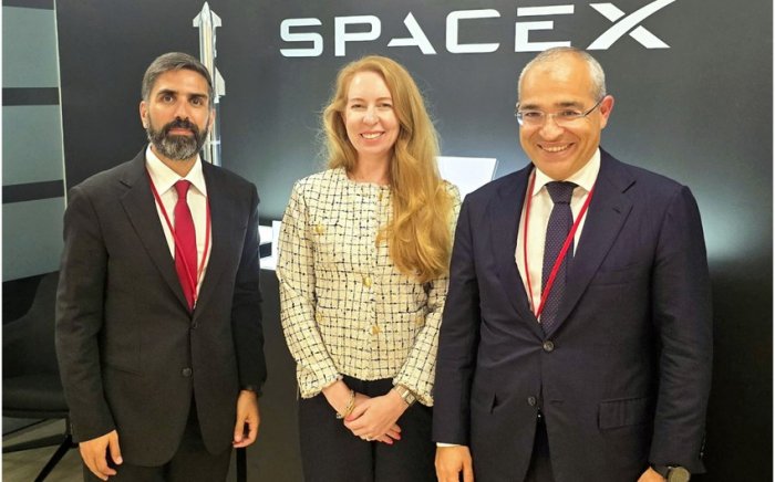    Azərbaycan "SpaceX"lə əməkdaşlığı müzakirə edib  
   