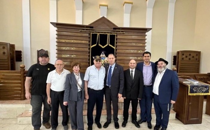 Səfir Azərbaycandakı yəhudilərlə görüşüb  
