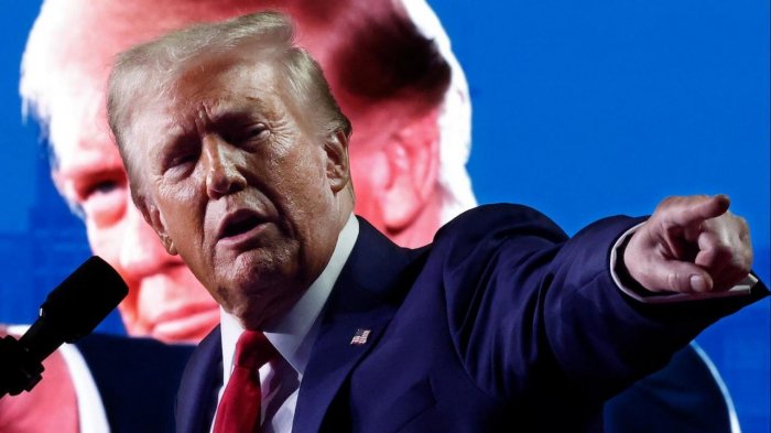 Donald Tramp "Intel" rəhbərinin istefasını tələb edib  
