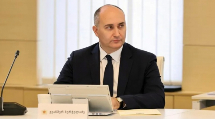Gürcüstanın sabiq müdafiə naziri barəsində həbs qətimkan tədbiri seçib  
