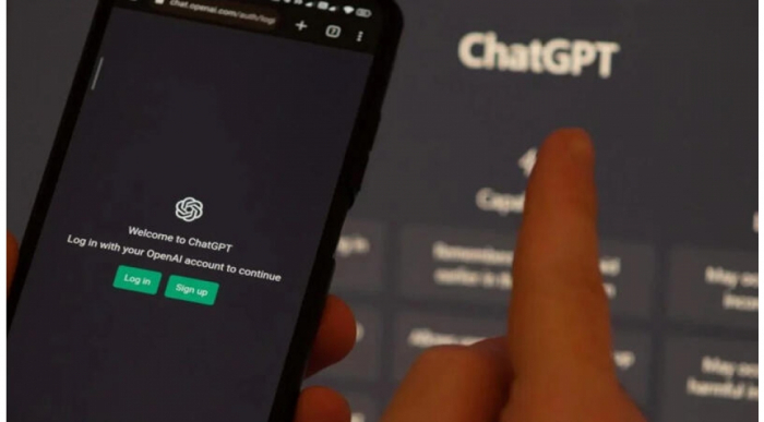 "ChatGPT" bəzi ölkələrdə çökdü  
