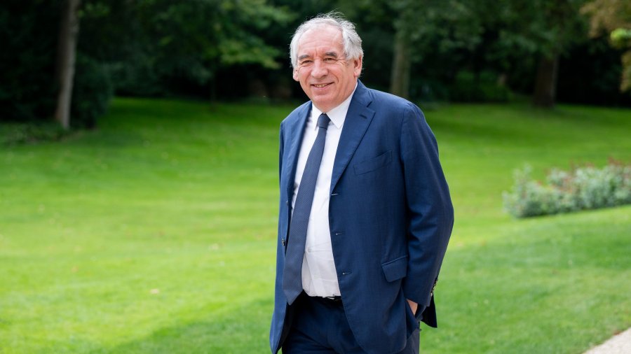  Frankreich steht am Rande einer neuen politischen Krise 