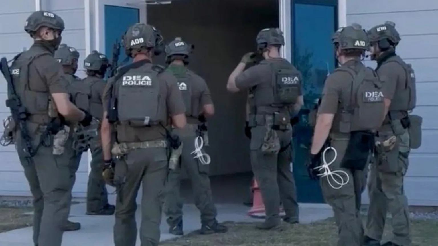 Seoul holds emergency meeting after citizens detained in US Hyundai raid