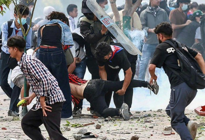 Nepalda etirazlar zamanı ölənlərin sayı 19-a çatıb  
