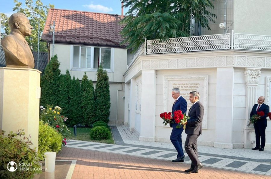 Azerbaijani delegation shares experience on compulsory health insurance system in Moldova
