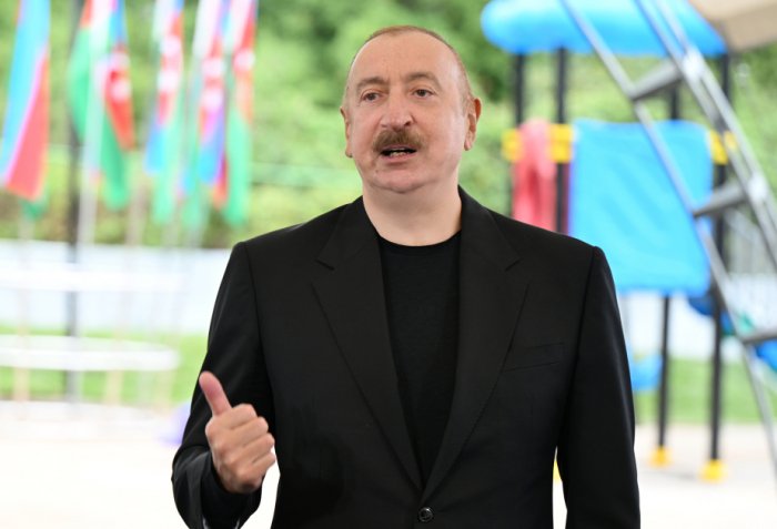       Prezident:    "Köçkün həyatı yaşamış insanlar ən gözəl şəraitə layiqdirlər"   