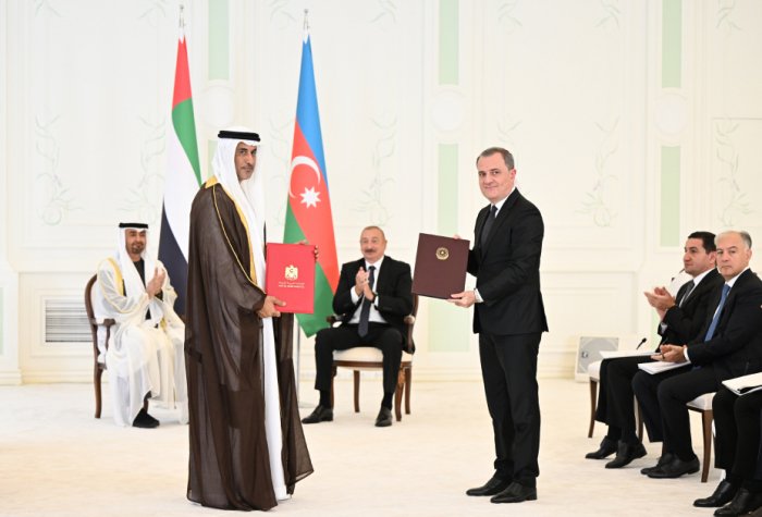    Azərbaycan və BƏƏ arasında sənədlər mübadilə edilib   