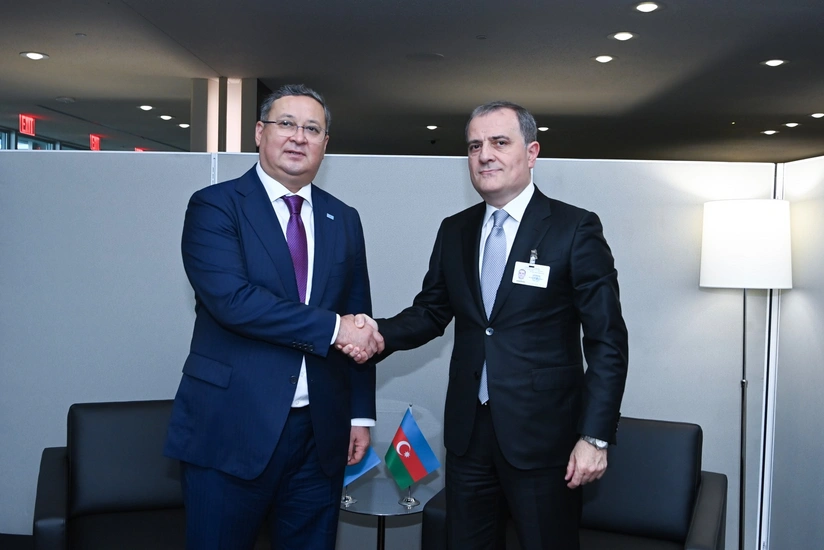  Bilaterale Beziehungen zwischen Aserbaidschan und Kasachstan wurden besprochen 
