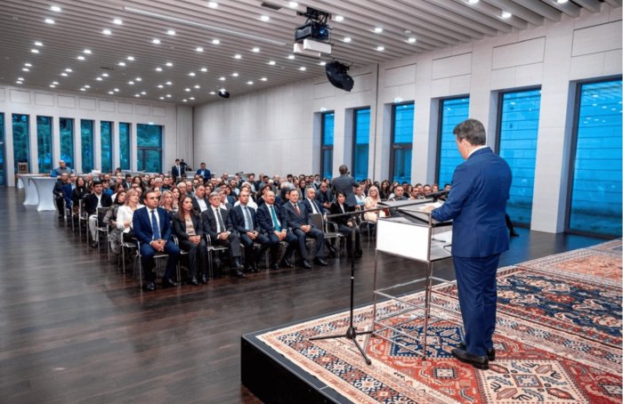   Aserbaidschanische Botschaft in Deutschland begeht den Volkstrauertag in Berlin  