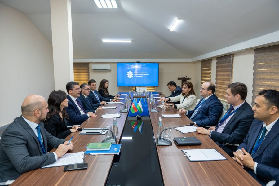   Aserbaidschan und Usbekistan erkunden im Rahmen eines gemeinsamen Forums neue Wege der Medienkooperation  