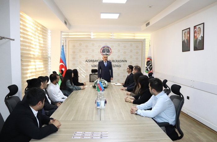 Anar Bağırov işə yeni qəbul edilən vəkil köməkçiləri ilə görüşüb  

