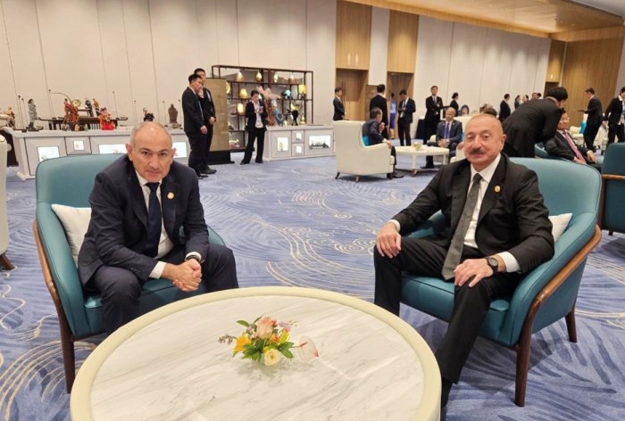   President Ilham Aliyev meets with Armenian PM Nikol Pashinyan  