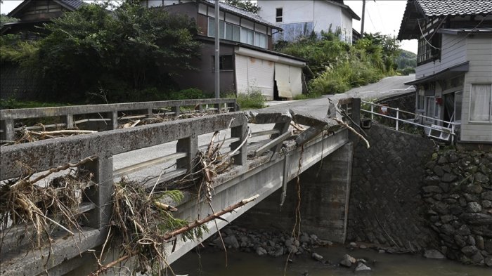 Heavy rains disrupt rail service and traffic in central, eastern Japan
