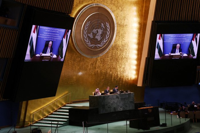       Abbas:    "HƏMAS-a rol verilməyəcək"   