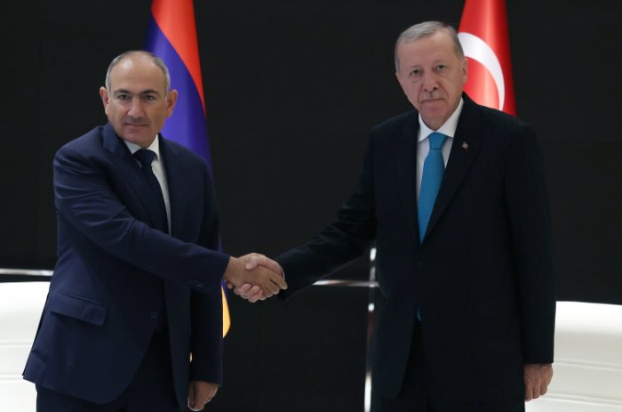    Paşinyan Ərdoğanla görüşüb   