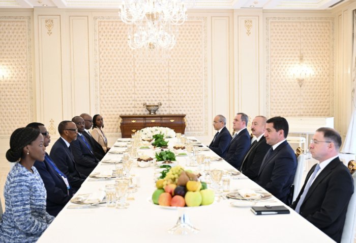 President of Azerbaijan Ilham Aliyev held expanded meeting over luncheon with President of Rwanda