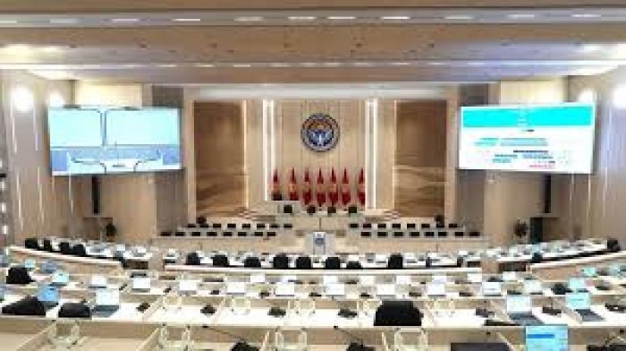 Qırğızıstan parlamenti vaxtından əvəvl buraxılıb 