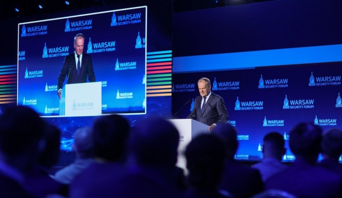       Donald Tusk:    “Qərbdə parçalanma var”   