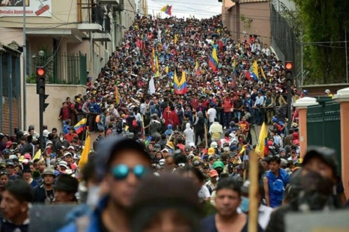   Zehntausende Menschen protestierten gegen den Goldabbau in Ecuador  