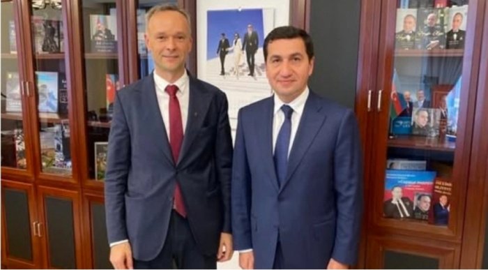    Hikmət Hacıyev Litva səfiri ilə ikitərəfli münasibətləri müzakirə edib  
   