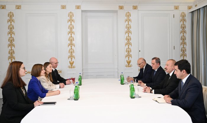   İlham Əliyev Moldova Prezidenti ilə görüşüb   