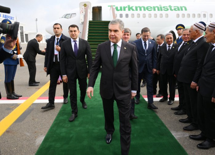    Berdiməhəmmədov Azərbaycana gəlib   