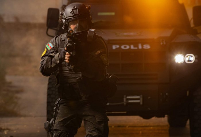 Rezakla polisi təhdid edən şəxs güllələnib