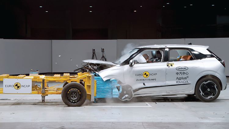   Euro NCAP macht den Crashtest mit neuen und alten E-Autos  