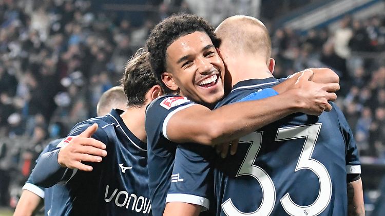   Vierter Doppelpack in elf Tagen: Youngster verzaubert Bochum  