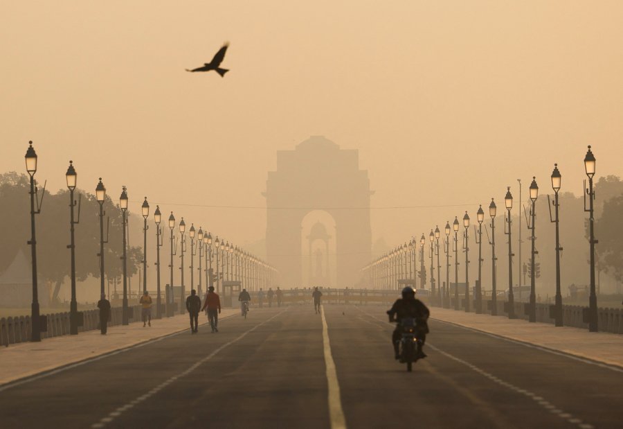 India conducts trial cloud seeding flight over New Delhi as smog persists