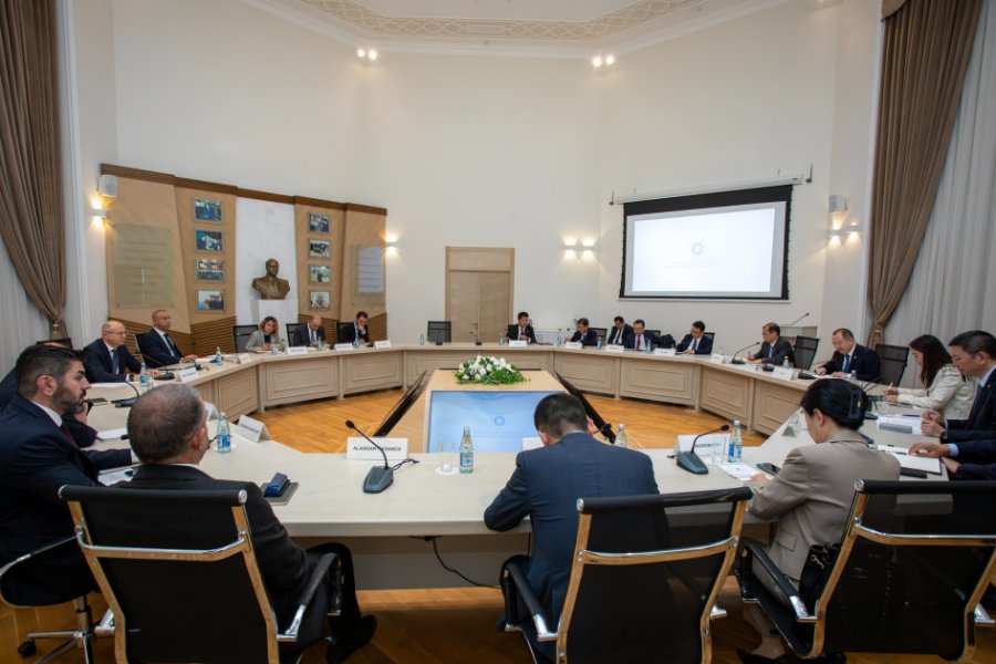 Azerbaijan, China discuss establishment of Joint Research Center for Green Energy Development