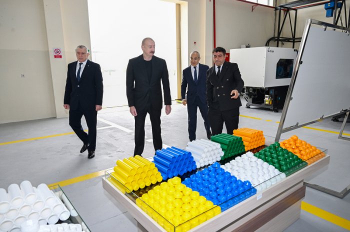    Dövlət başçısı su filtrlərinin istehsalı müəssisəsində olub    I FOTO      