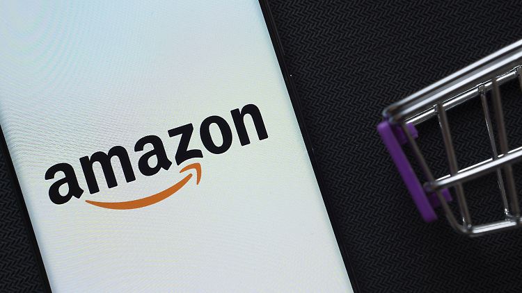   Zehntausenden Amazon-Mitarbeitern soll Entlassung drohen  