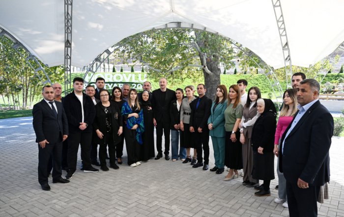    Prezident Horovlu sakinlərinə mənzillərin açarlarını təqdim edib   