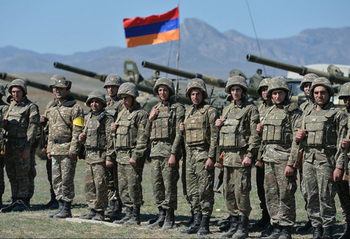   Ermənistanda əsgərlik 18 ay olub     
