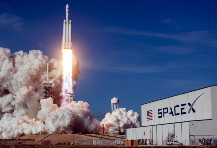 SpaceX pitches NASA 