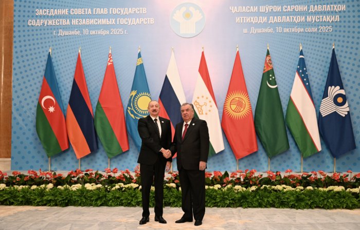  Azerbaijani President arrives at Palace of Nation in Dushanbe to attend CIS Heads of State Council meeting 