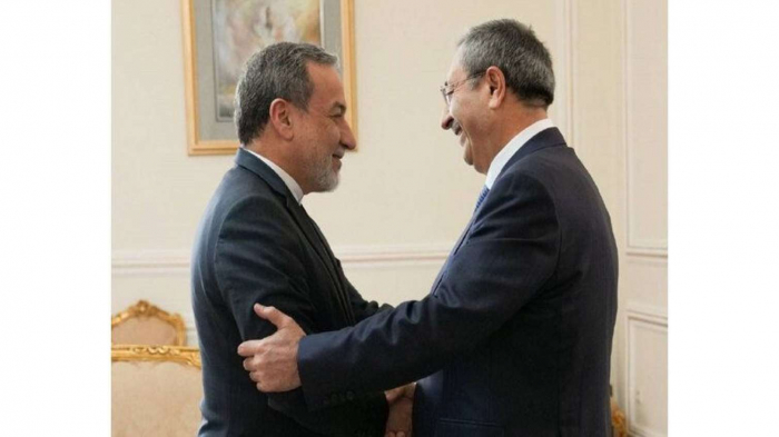 Xələf Xələfov İran xarici işlər naziri ilə görüşdü  
