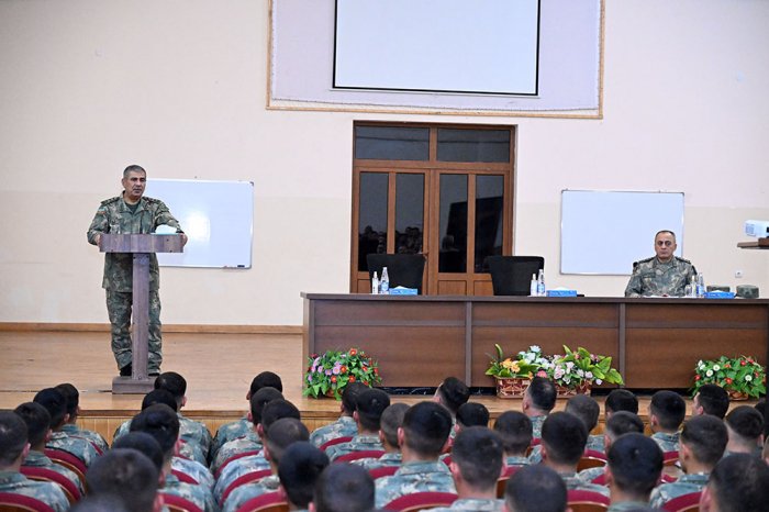    Generallar Ordunun təminatı və döyüş hazırlığını yoxlayıb   
