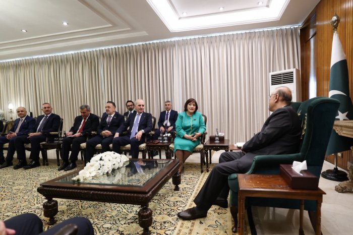    Milli Məclisin sədri Pakistan Prezidenti ilə görüşüb   