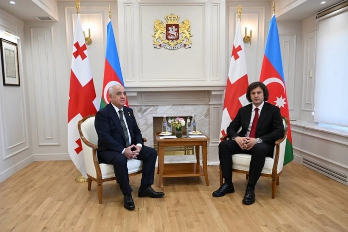    Əli Əsədov gürcü həmkarı ilə görüşüb    