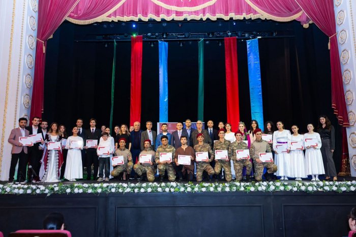 ASAN könüllüləri “Zəfər qoxulu 5 il” tamaşasını səhnələşdiriblər    I FOTO   