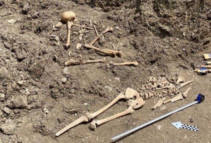 29 fosas comunes descubiertas en los territorios liberados