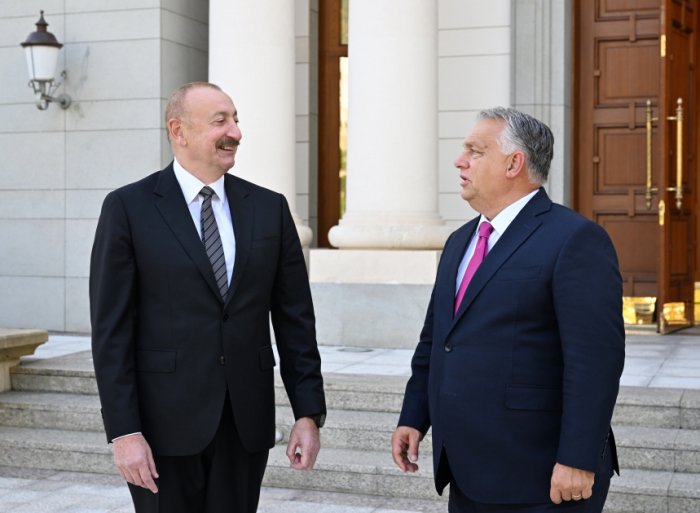  Azerbaijani President meets with Hungarian PM in Gabala 