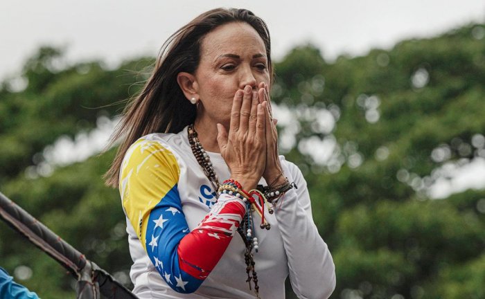    Maduro:    “Mariya Maçado cadugərdir”