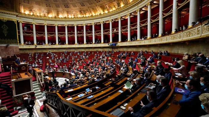    Fransa parlamenti Lekornyu ilə bacarmadı   