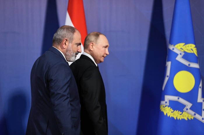       Hraparak:    "Paşinyan Moskvadan asılılığı azaltmağa çalışır"   
