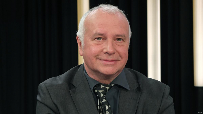       Rar:    “Merkel AK-nin sədri olmaq istəyir”   