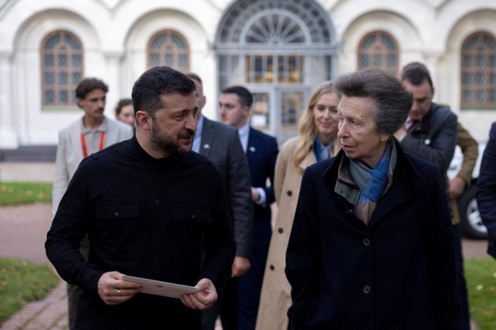 Britaniya şahzadəsi gözlənilmədən Kiyevə gəlib